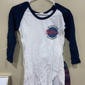 Quarter arm baseball tee